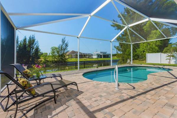 Amazing outdoor living on a freshwater canal 4 bedrooms pet-friendly - Villa Becky