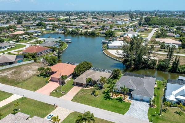 The Joint Venture - Cape Coral - Roelens Vacations