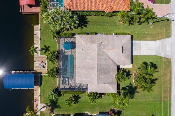 Stunning Outdoor Oasis with Heated Pool Kayaks & Spa - Villa Cape Sea Esta - Roelens Vacations