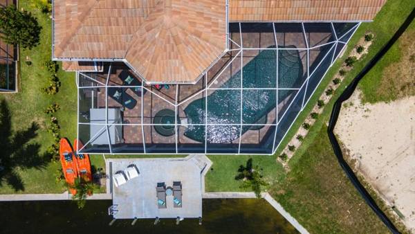 Private Luxury Villa with Heated Pool & Spa Game Room & Kayaks - Villa Coral Breeze - Roelens