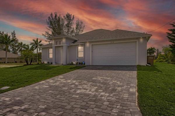 Freshwater Canal Villa with Heat Pool - Villa Homeport - Roelens Vacations