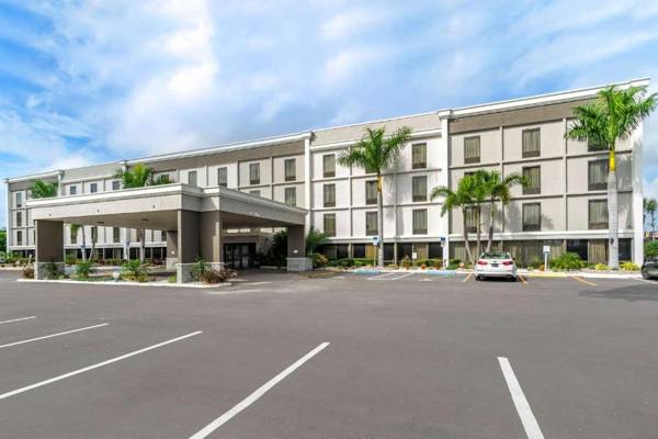 Comfort Inn & Suites St Pete - Clearwater International Airport