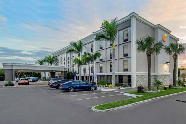 Comfort Inn & Suites St Pete - Clearwater International Airport