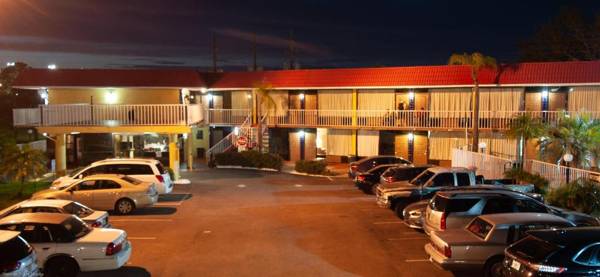 Express Inn & Suites - 5 Miles from St Petersburg Clearwater Airport