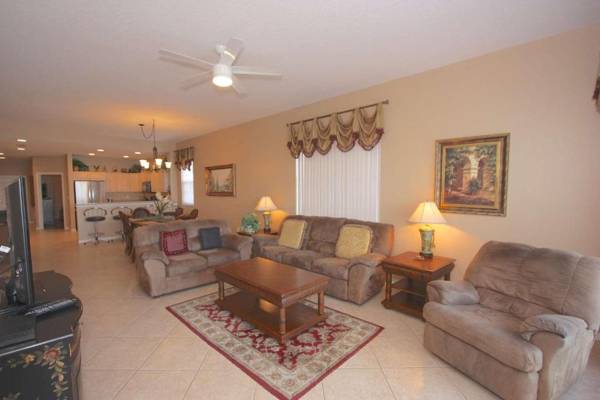 200 Harborview Grande