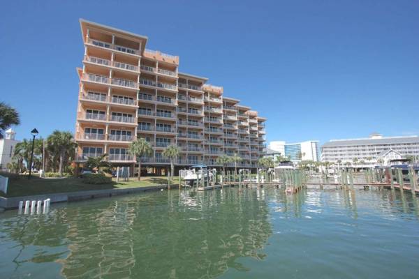 201 Harborview Grande