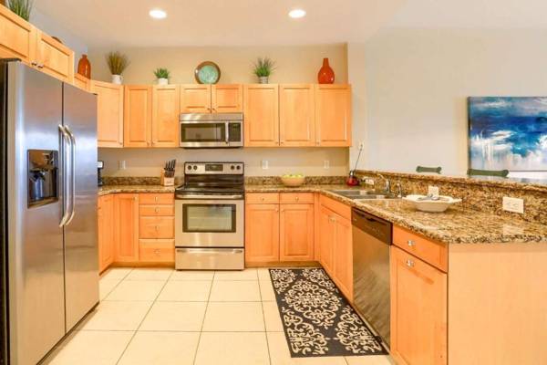 206 Harborview Grande