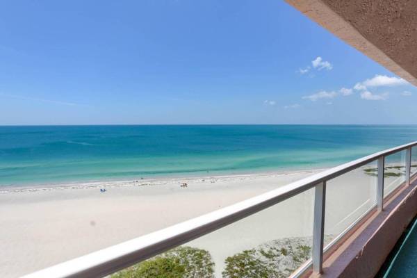 5F Crescent Beach Club