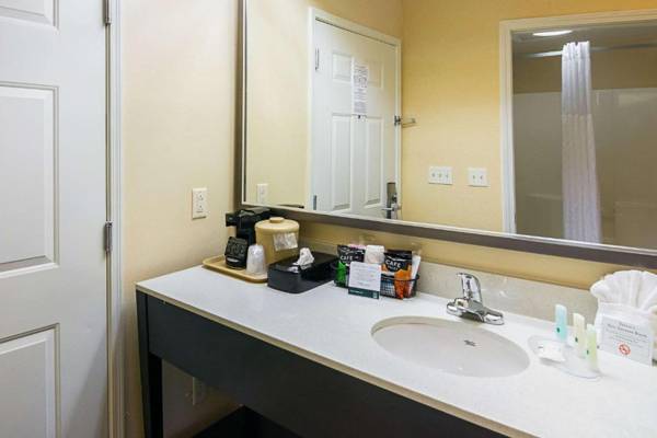 Quality Inn Crestview Near Eglin AFB