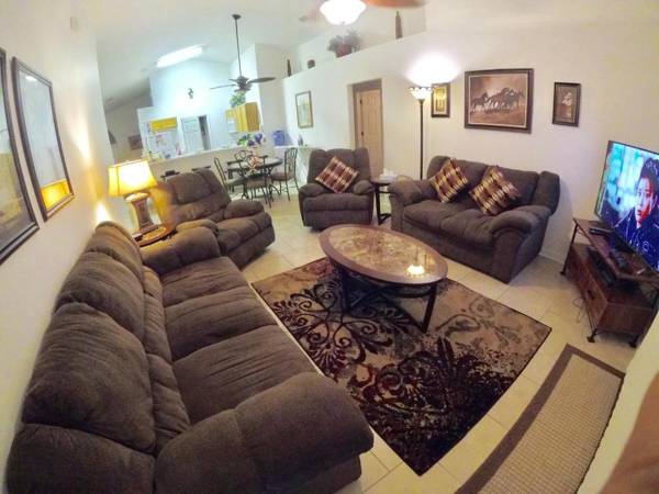 Fabulous 4 Bedrooms Villa 3 Bath with Private Pool 15 Min to Disney