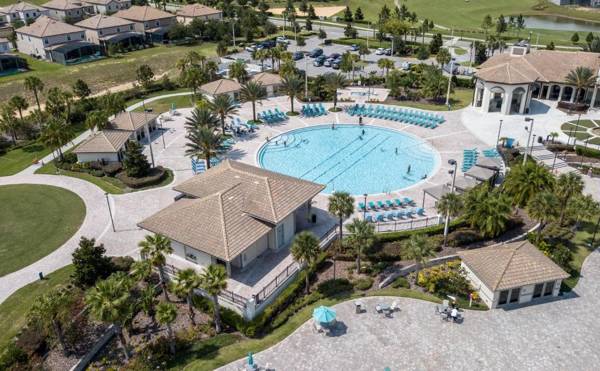 Stunning Four Bedroom w/ Screened Pool Close to Disney 1559