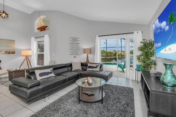 Gorgeous LAKE VIEW and Large Game Room CDC Standards #4AV243