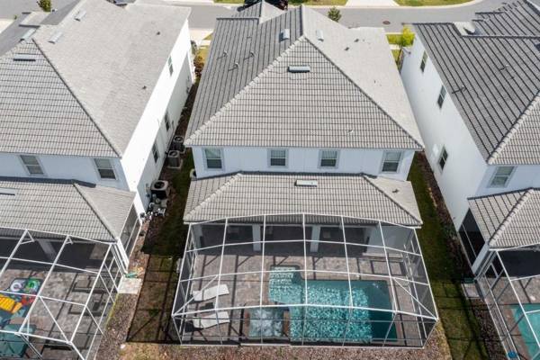 Luxurious Single Family Home w Pool Close to Disney 1568M