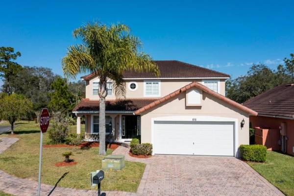 Beautiful 5Bd Single Family w/ Game Room @ 106 Lake Wilson Preserve