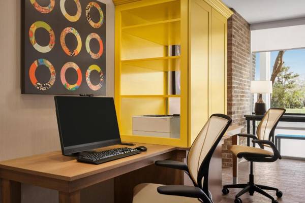 Workspace - Home2 Suites By Hilton Fernandina Beach on Amelia Island FL