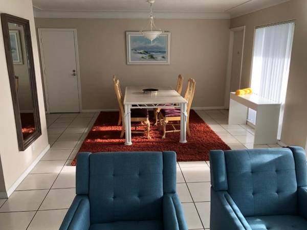 Cheston House - Clothing Optional All Male Guesthouse