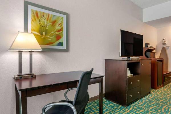 Workspace - Comfort Inn & Suites Fort Lauderdale West Turnpike