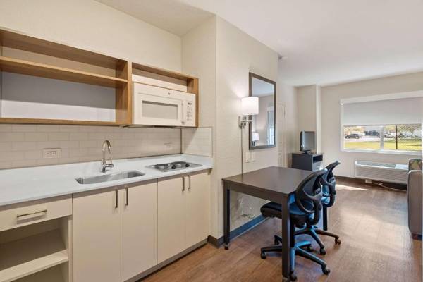 Workspace - Extended Stay America Premier Suites - Fort Lauderdale - Cypress Creek - Park North