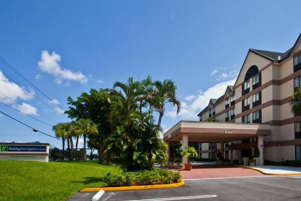 Holiday Inn Express Fort Lauderdale North - Executive Airport an IHG Hotel