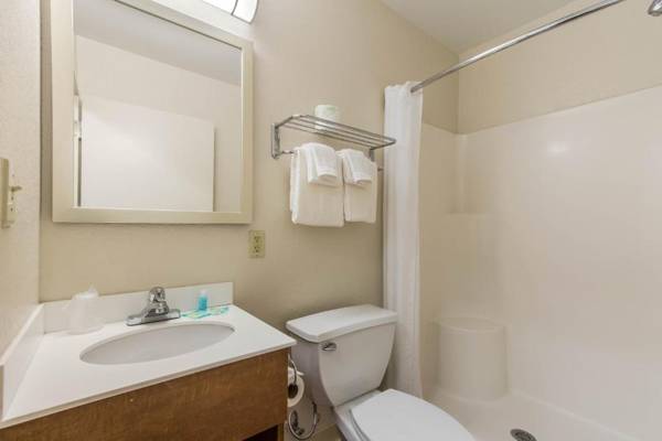 HomeTowne Studios by Red Roof Fort Lauderdale