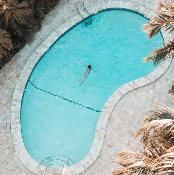 The Pillars Hotel & Club