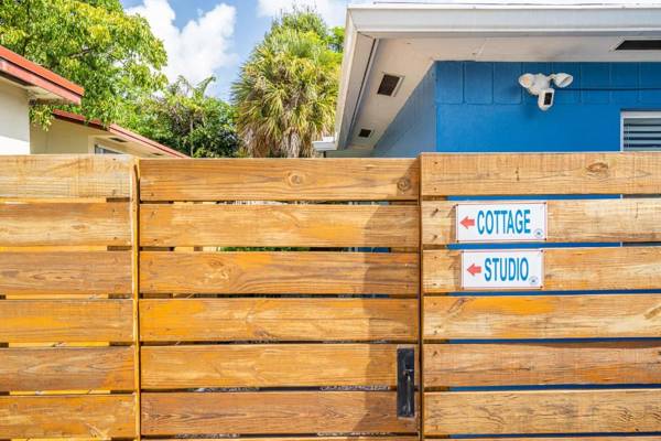 The Blue House Fort Lauderdale Airport/Cruise