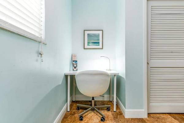 Workspace - Steps to Sand and Sea 4