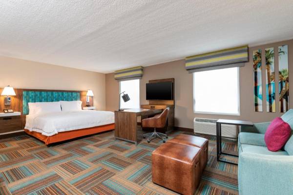 Hampton Inn & Suites Fort Myers-Colonial Boulevard