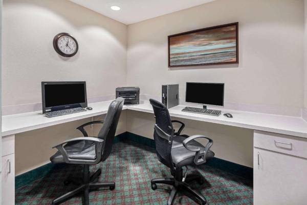 Workspace - La Quinta by Wyndham Fort Myers Airport