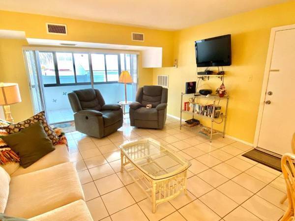 Estero Beach Club East #15 - Cozy condo with lanai