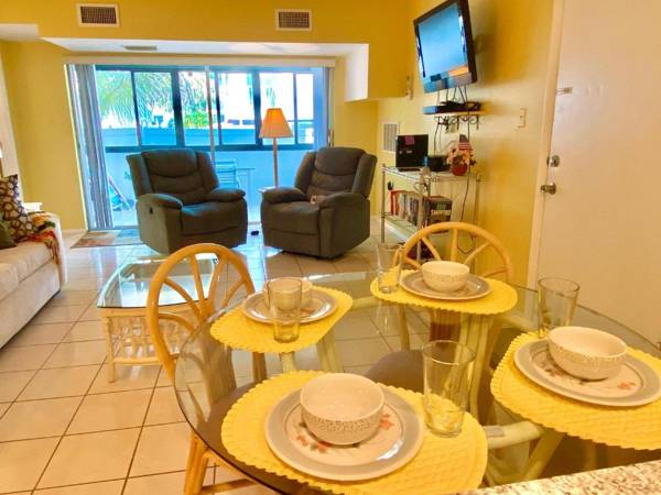 Estero Beach Club East #15 - Cozy condo with lanai