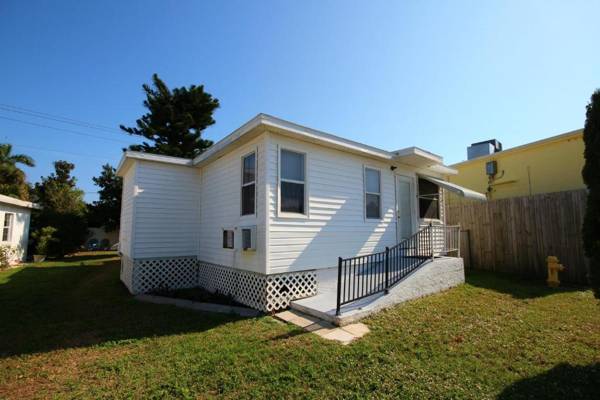 110 Fairweather Lane - Intimate cabin feeling home within walking distance to beach!