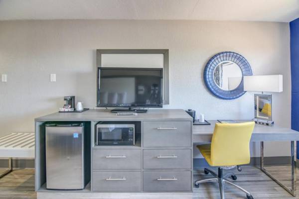 Workspace - Emerald Coast Inn & Suites