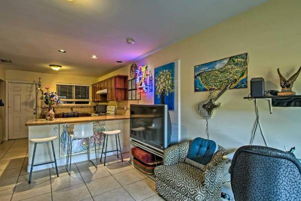Inviting Family Apartment Less Than 3 Mi from the Coast!