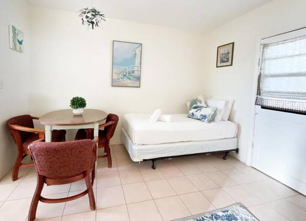 Tropic Isle Hotel & Apartment