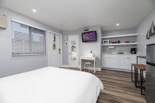 Shell on the Beach 104 - RENOVATED