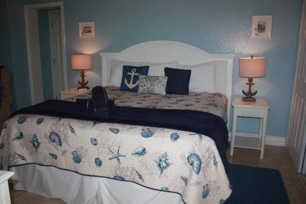An Island Getaway at Palm Tree Villas