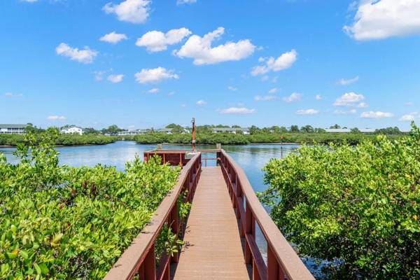 Seashell 19 2 Bedrooms Pool Access WiFi Sleeps 6 Walk to Beach