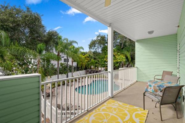 Sea Star 107 3 Bedroom Pool Walk to Beach Balcony Jetted Tub Sleeps 6