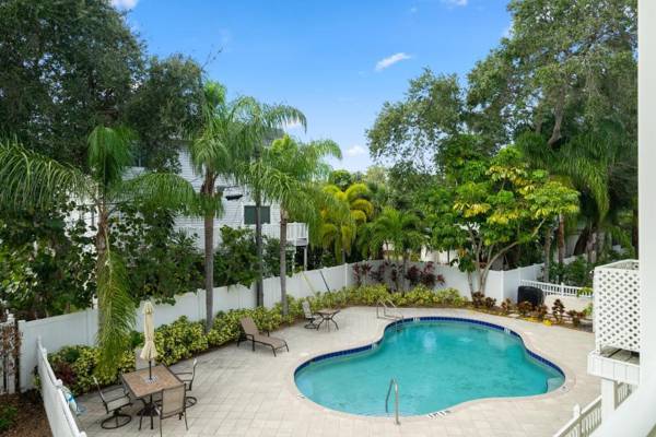 Sea Star 107 3 Bedroom Pool Walk to Beach Balcony Jetted Tub Sleeps 6