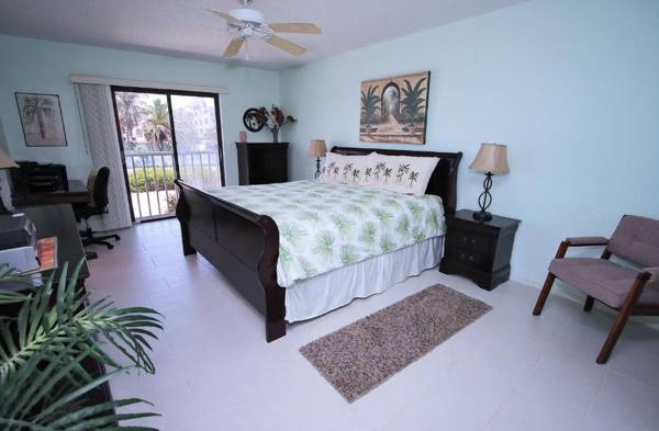 Workspace - Reef Club 103 by Florida Lifestyle Vacation Rentals