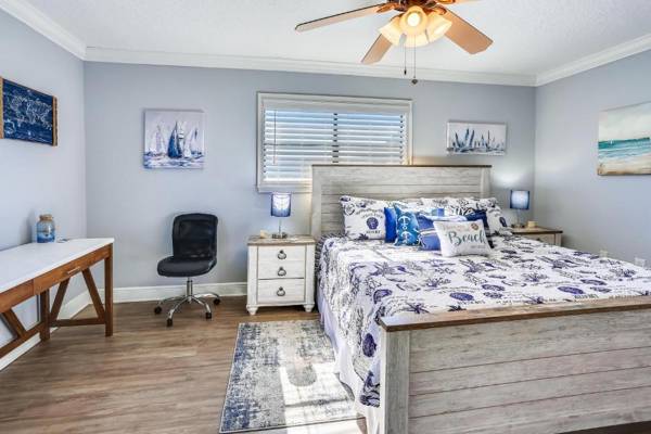Workspace - Sea Shell 14 - NEW! Beautifully remodeled townhouse with beach access!