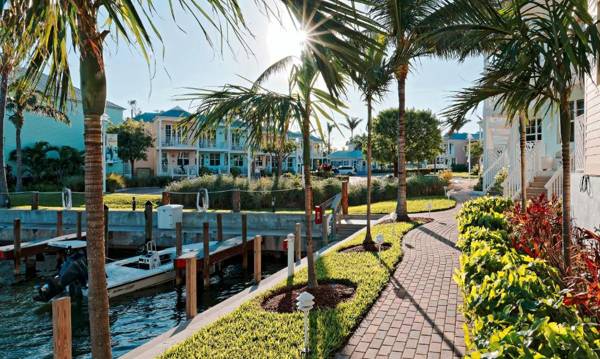 Islander Bayside Villas & Boatslips