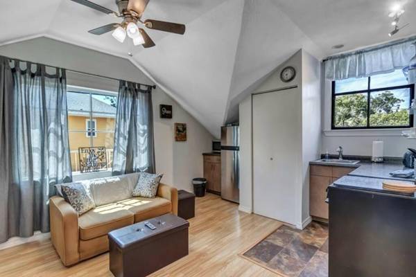 Comfy studio - stylish yet budget friendly!