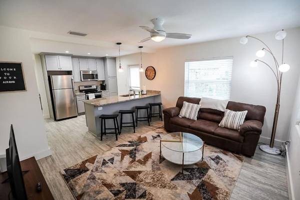 Renovated Riverside Retreat 2BR 1BA - Avondale Area Unit 2