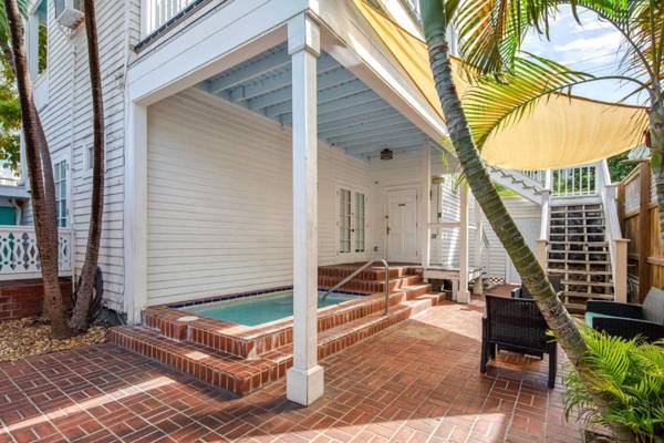 Bananas Foster Guesthouse