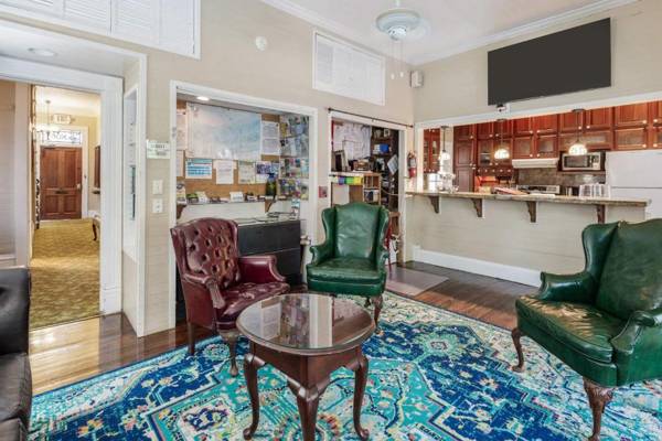 The Curry House - Entire Complex