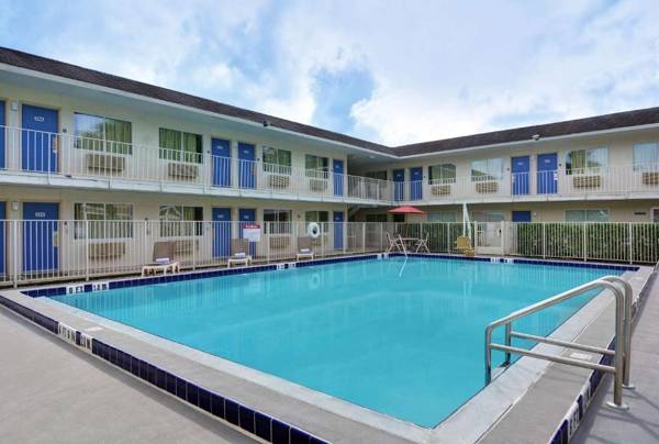 Motel 6-Kissimmee FL - Orlando