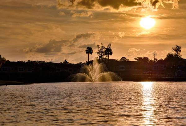 CLC Regal Oaks Resort Vacation Townhomes