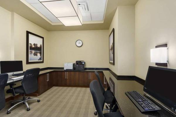 Workspace - Embassy Suites by Hilton Orlando Lake Buena Vista South